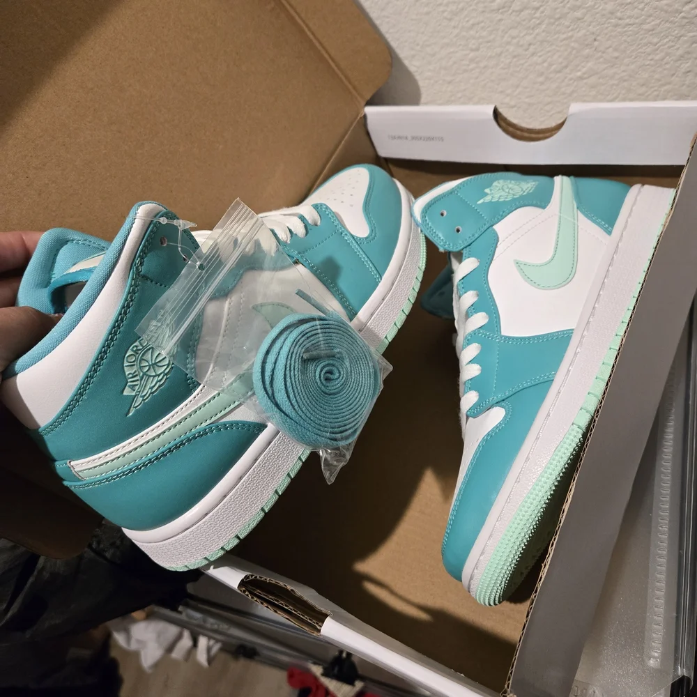 Jordan Women's Air Mid Sneakers - Picture 2 of 5